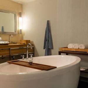 Club Zimmer mit Kingsize-Bett
